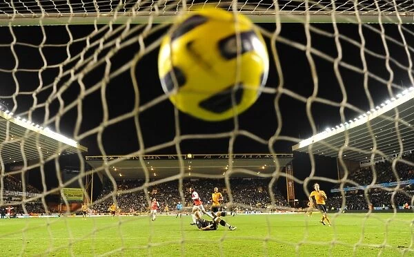 Chamakh Scores the Second: Arsenal's 2-0 Victory over Wolverhampton Wanderers