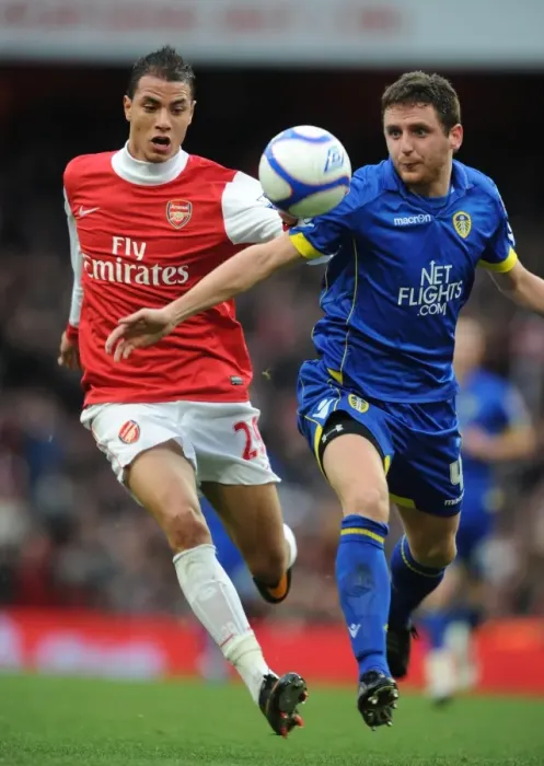 Framed Print : Chamakh vs Bruce: FA Cup 2011 - Arsenal vs Leeds United 1-1 Stalemate