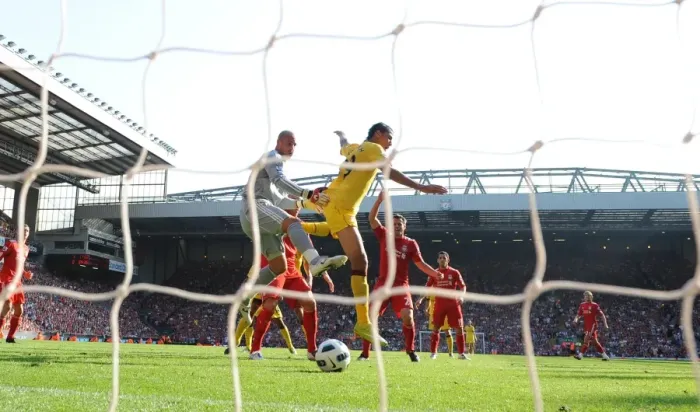 Framed Print : Chamakh vs. Reina: Aerial Battle in the 1-1 Liverpool vs. Arsenal Stalemate