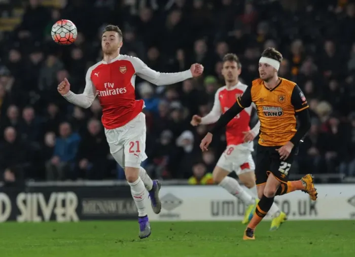 Framed Print : Chambers Overpowers Powell: Arsenal's FA Cup Triumph at Hull City