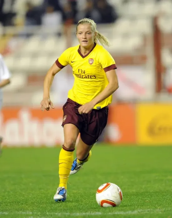 Framed Print : Champions League: Arsenal Ladies Triumph Over Rayo Vallecano with Katie Chapman's Leadership