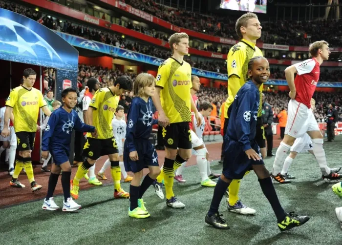 Framed Print : Champions League Clash: Arsenal FC vs Borussia Dortmund at Emirates Stadium (2011) Framed Print : Champions League Clash: Arsenal FC vs Borussia Dortmund at Emirates Stadium (2011)