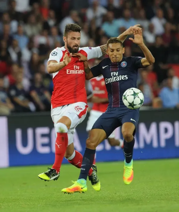 Framed Print : Champions League Clash: Giroud vs Marquinhos - Paris Saint-Germain vs Arsenal (2016-17) Framed Print : Champions League Clash: Giroud vs Marquinhos - Paris Saint-Germain vs Arsenal (2016-17)