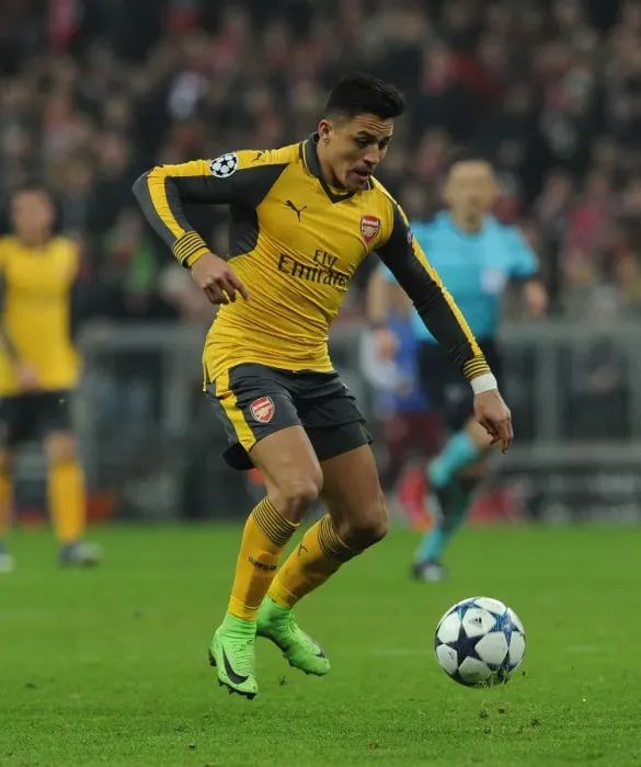 Framed Print : Champions League Showdown: Bayern Munich vs. Arsenal - Alexis Sanchez in Action