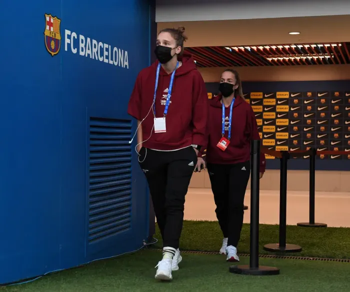 Framed Print : Champions League Showdown: Vivianne Miedema Gears Up for Barcelona vs. Arsenal Women