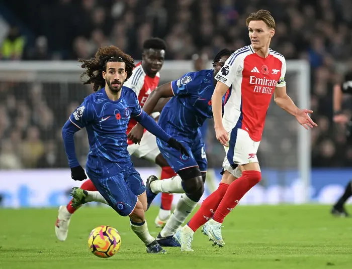 Framed Print : Chelsea FC v Arsenal FC - Premier League
