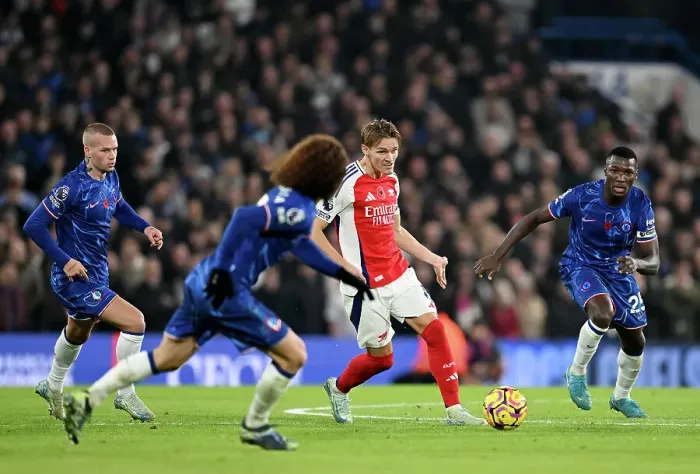 Framed Print : Chelsea FC v Arsenal FC - Premier League