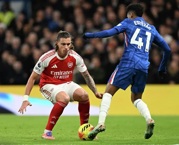 Framed Print : Chelsea v Arsenal - Premier League Framed Print : Chelsea v Arsenal - Premier League