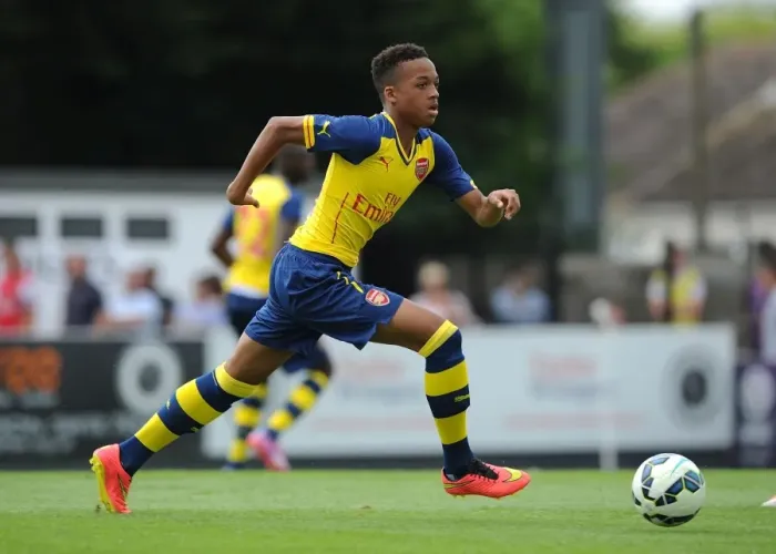 Framed Print : Chris Willock in Action: Borehamwood vs Arsenal Pre-Season Friendly
