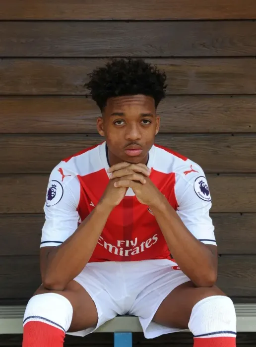 Framed Print : Chris Willock at Arsenal First Team Photocall (2016-17)