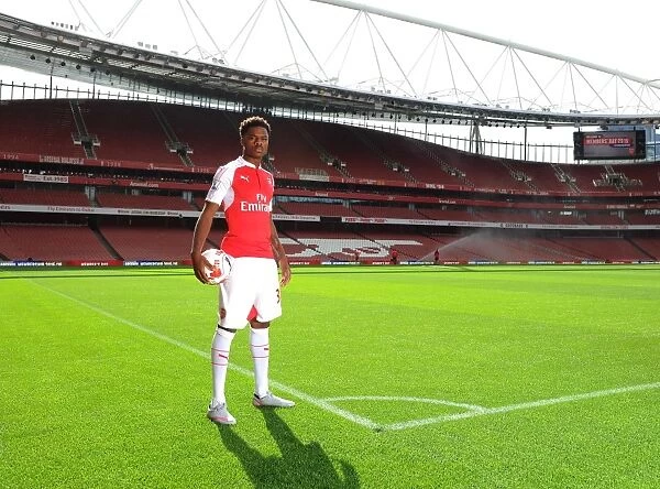 Chuba Akpom (Arsenal). Arsenal 1st Team Photcall and Training Session. Emirates Stadium