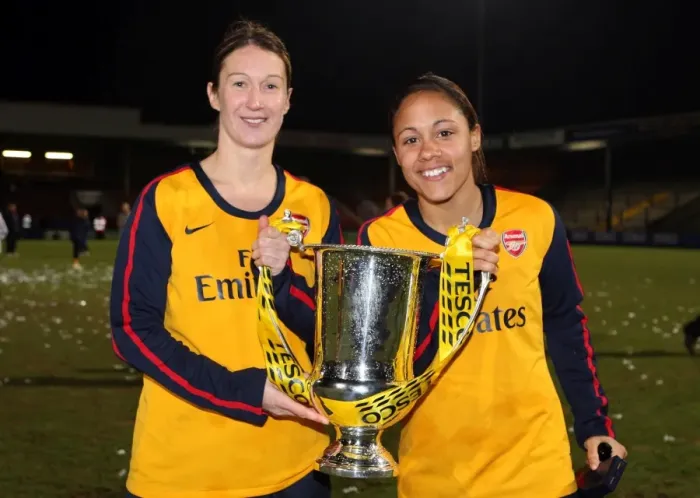 Framed Print : Ciara Grant and Alex Scott (Arsenal) with the league cup trophy Framed Print : Ciara Grant and Alex Scott (Arsenal) with the league cup trophy