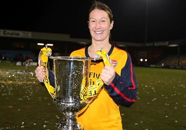 Ciara Grant (Arsenal) with the League Cup trophy