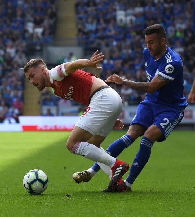 Framed Print : Clarke vs. Xhaka: Cardiff's Camarasa Challenges Arsenal's Ramsey in Premier League Clash Framed Print : Clarke vs. Xhaka: Cardiff's Camarasa Challenges Arsenal's Ramsey in Premier League Clash