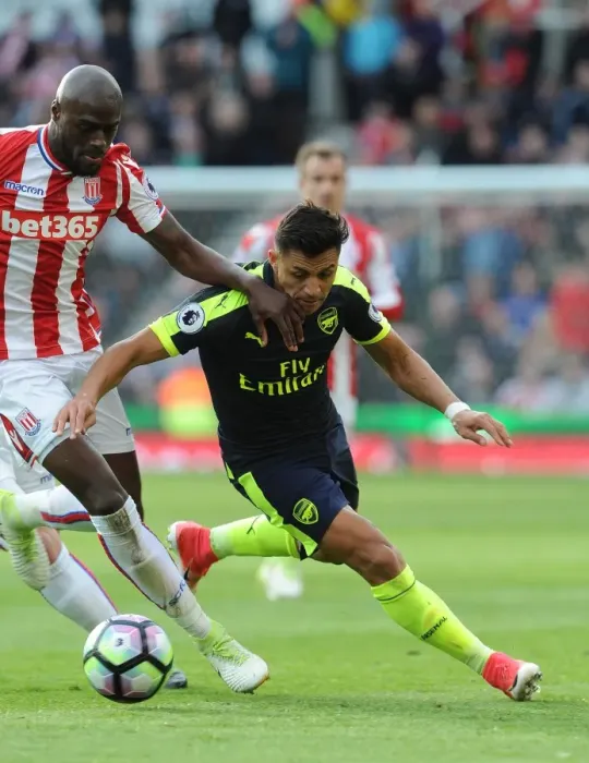 Framed Print : Clash at the Bet365: Sanchez vs. Martins Indi Framed Print : Clash at the Bet365: Sanchez vs. Martins Indi