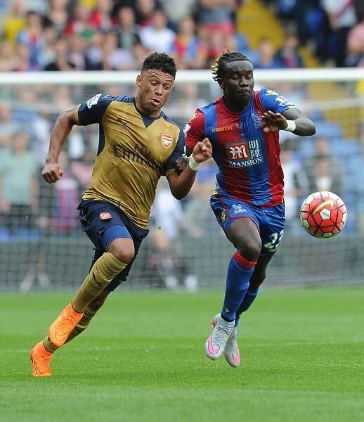 Clash at the Capital: Oxlade-Chamberlain vs. Souare Battle in Crystal Palace vs. Arsenal (2015-16)