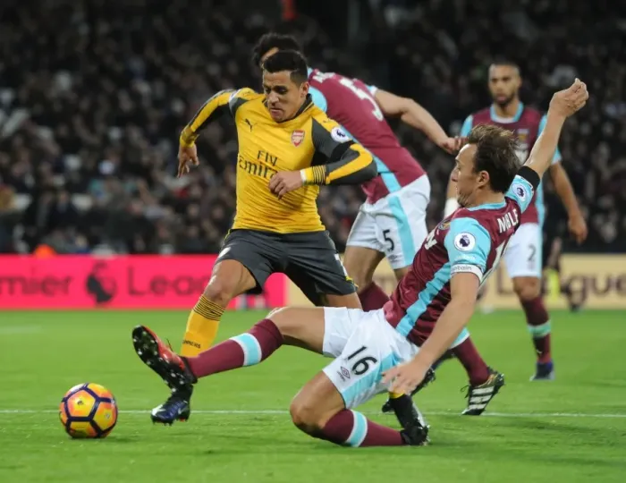 Framed Print : Clash of Champions: Sanchez vs. Noble - Arsenal vs. West Ham, Premier League