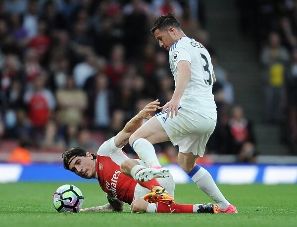 Clash at Emirates: Bellerin vs. Oviedo in Arsenal's Battle Against Sunderland