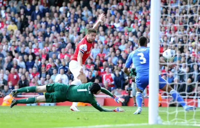 Framed Print : Clash at the Emirates: Giroud Narrowly Misses Past Cech and Cole (Arsenal v Chelsea, 2012-13) Framed Print : Clash at the Emirates: Giroud Narrowly Misses Past Cech and Cole (Arsenal v Chelsea, 2012-13)