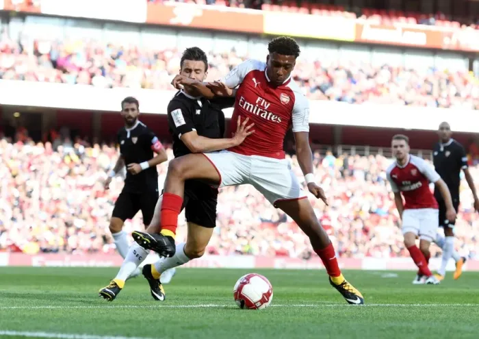 Framed Print : Clash at the Emirates: Iwobi vs. Corchia - Arsenal vs. Sevilla FC (Emirates Cup 2017-18)