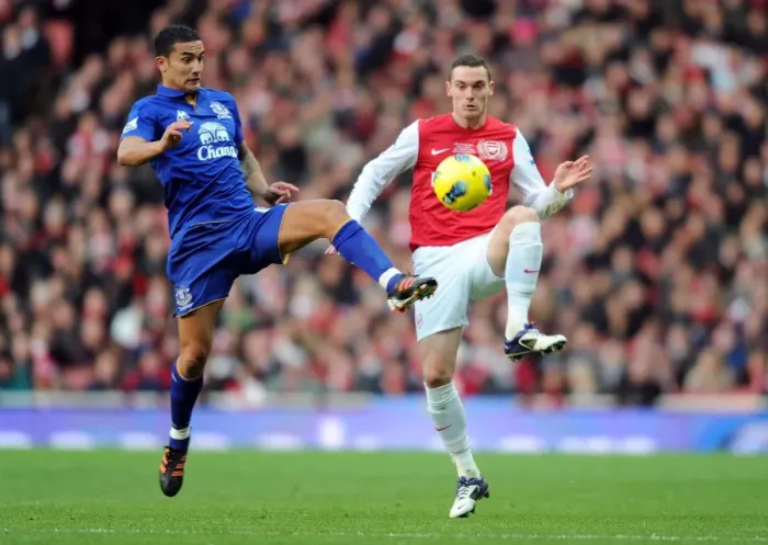 Framed Print : Clash at Emirates: Vermaelen vs. Cahill, Arsenal vs. Everton, Premier League, 2011 Framed Print : Clash at Emirates: Vermaelen vs. Cahill, Arsenal vs. Everton, Premier League, 2011