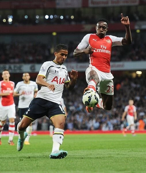 Clash at the Emirates: Welbeck vs. Naughton in the Arsenal v Tottenham Rivalry
