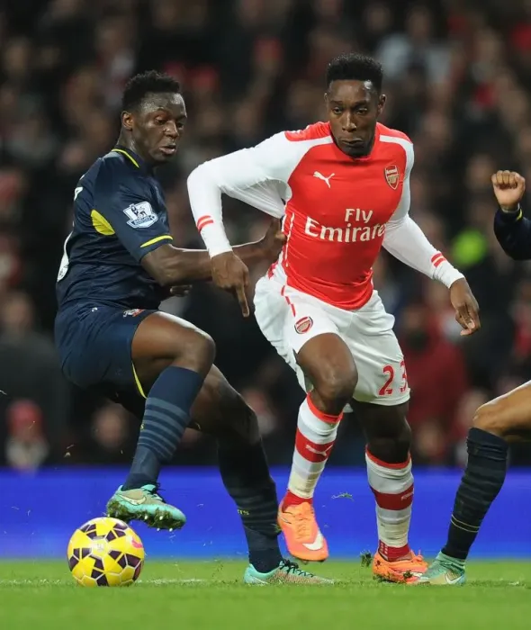 Framed Print : Clash at Emirates: Welbeck vs. Wanyama - Arsenal vs. Southampton, Premier League 2014-15