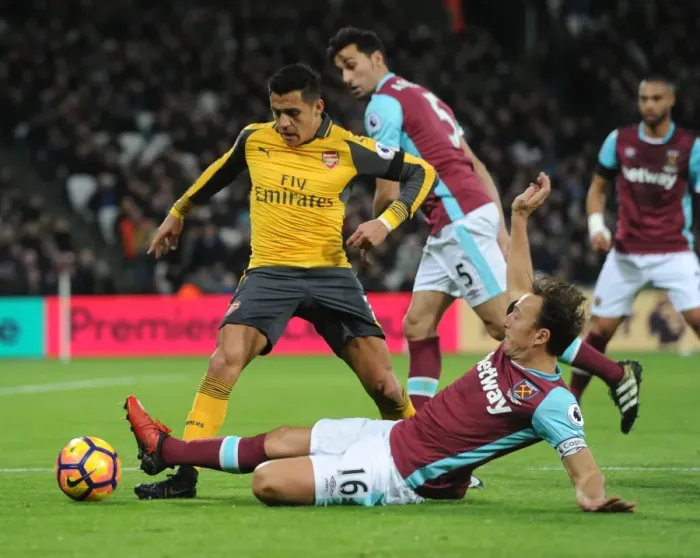 Framed Print : Clash at London Stadium: West Ham vs. Arsenal - Sanchez vs. Noble