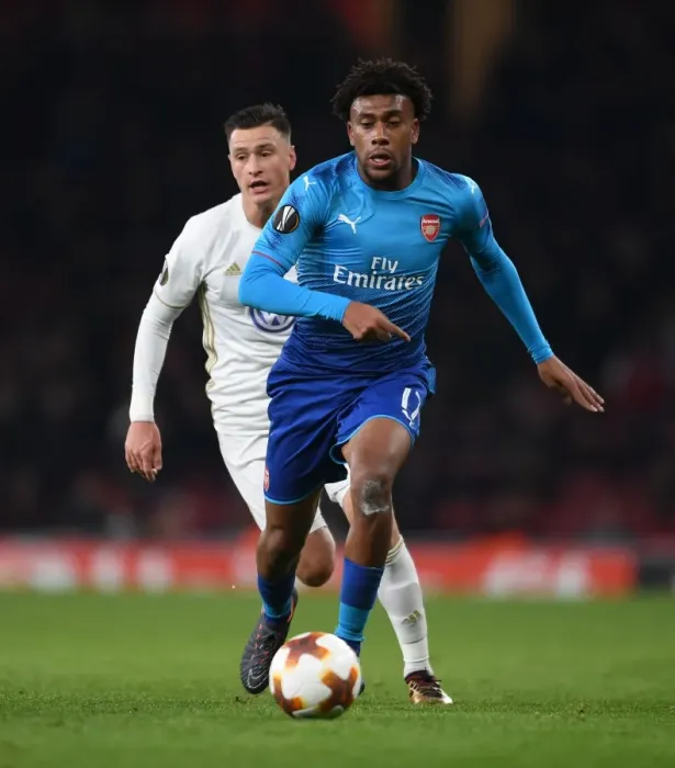 Framed Print : Clash of the Midfield: Alex Iwobi vs. Jamie Hopcutt, Arsenal vs. Östersunds, Europa League
