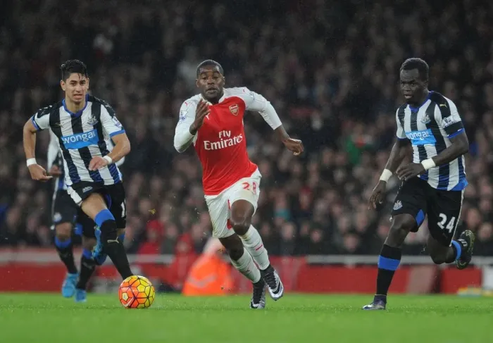 Framed Print : Clash of the Midfield: Campbell vs Tiote & Perez (Arsenal vs Newcastle United, 2016)