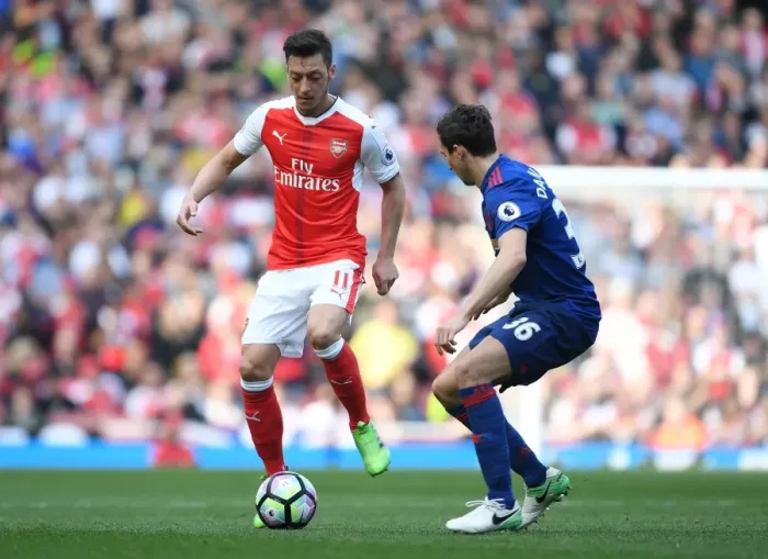 Framed Print : Clash of Midfield Maestros: Ozil vs. Carrick - Arsenal v Manchester United, Premier League 2016-17 Framed Print : Clash of Midfield Maestros: Ozil vs. Carrick - Arsenal v Manchester United, Premier League 2016-17