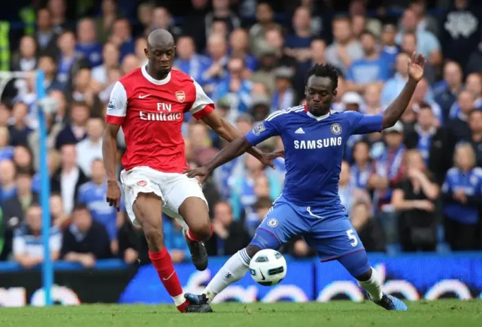 Framed Print : Clash of Midfield Titans: Diaby vs Essien at Stamford Bridge (Chelsea 2:0 Arsenal, Premier League)