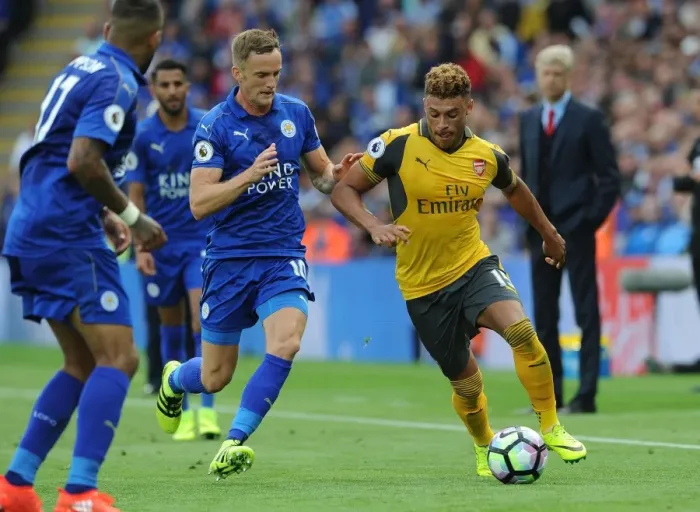 Framed Print : Clash of Midfield Titans: Oxlade-Chamberlain vs. King (Leicester City vs. Arsenal, 2016)