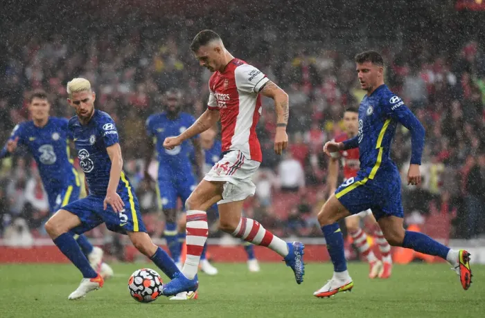 Framed Print : Clash of Midfield Titans: Xhaka vs Jorginho & Mount - Arsenal vs Chelsea, Premier League 2021-22 Framed Print : Clash of Midfield Titans: Xhaka vs Jorginho & Mount - Arsenal vs Chelsea, Premier League 2021-22