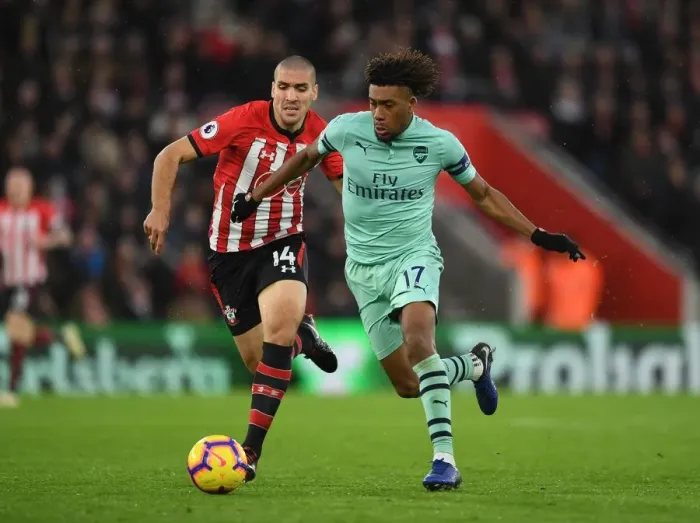 Framed Print : Clash of Midfielders: Iwobi vs. Romeu - Southampton vs. Arsenal, Premier League 2018-19