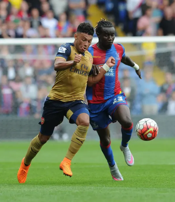 Framed Print : Clash at the Palace: Oxlade-Chamberlain vs. Souare - Premier League Battle (Arsenal vs. Crystal Palace, 2015-16) Framed Print : Clash at the Palace: Oxlade-Chamberlain vs. Souare - Premier League Battle (Arsenal vs. Crystal Palace, 2015-16)