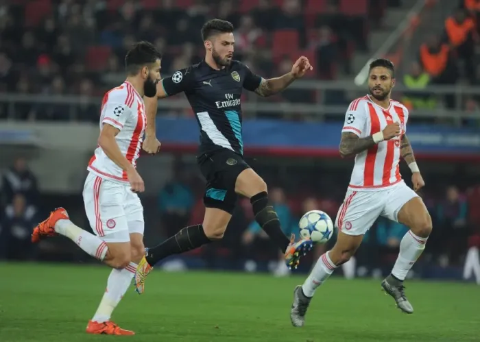 Framed Print : Clash in Piraeus: Giroud vs. Da Costa and Siovas - Olympiacos vs. Arsenal, 2015