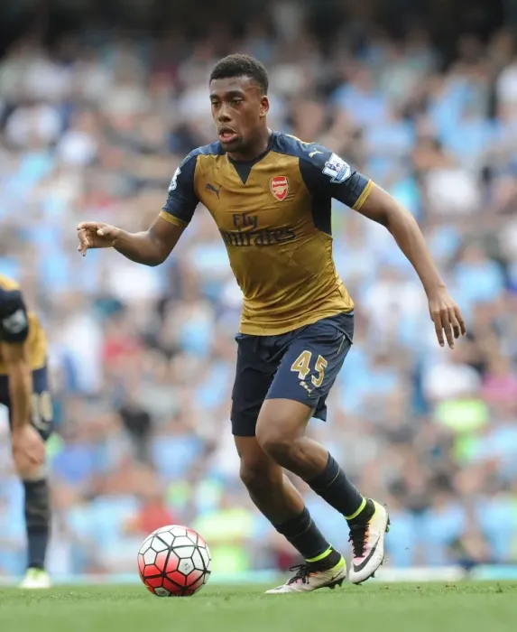 Framed Print : Clash in the Premier League: Alex Iwobi's Determined Performance Against Manchester City (May 2016) Framed Print : Clash in the Premier League: Alex Iwobi's Determined Performance Against Manchester City (May 2016)