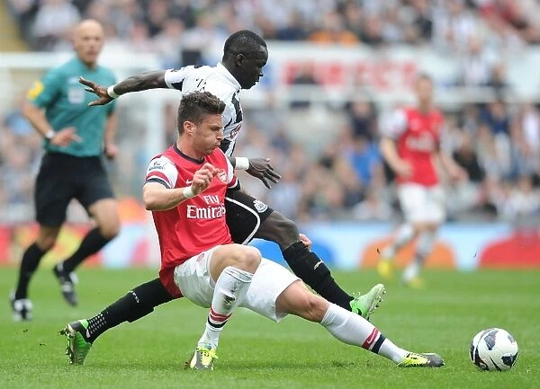 Clash at St. James Park: Olivier Giroud vs. Cheick Tiote, Newcastle United vs. Arsenal (Premier League 2012-13)