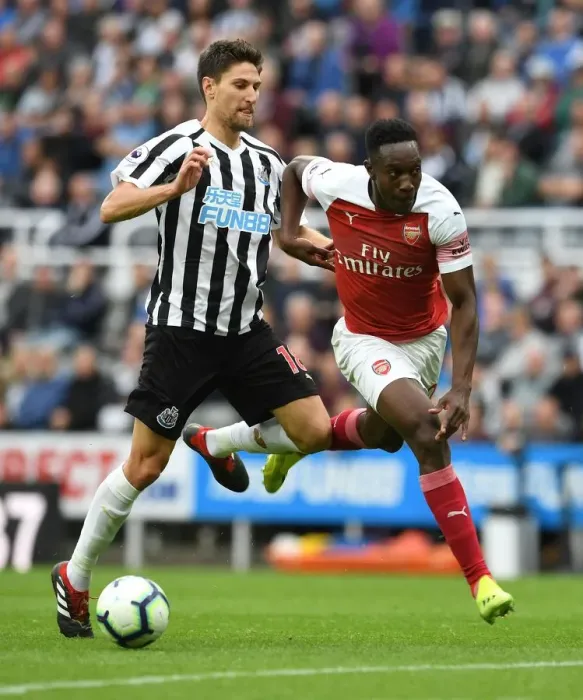 Framed Print : Clash at St. James Park: Welbeck vs. Fernandez - Newcastle United vs. Arsenal FC, Premier League 2018-19 Framed Print : Clash at St. James Park: Welbeck vs. Fernandez - Newcastle United vs. Arsenal FC, Premier League 2018-19