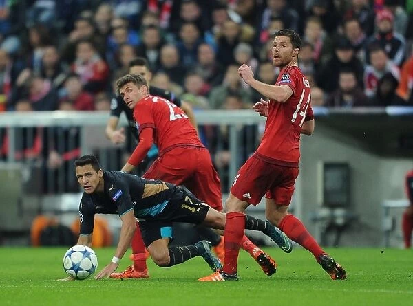 Clash of Stars: Alexis Sanchez vs. Thomas Muller, Xabi Alonso - UEFA Champions League: Bayern Munich vs. Arsenal (2015-16)