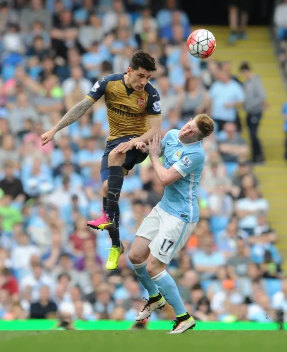 Framed Print : Clash of Stars: Bellerin vs. De Bruyne - Manchester City vs. Arsenal, Premier League 2015-16 Framed Print : Clash of Stars: Bellerin vs. De Bruyne - Manchester City vs. Arsenal, Premier League 2015-16