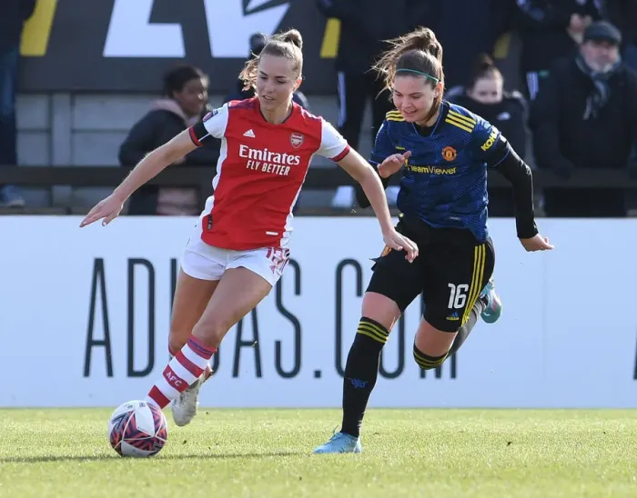 Framed Print : Clash of the Stars: Lia Walti vs Signe Brunn - Arsenal Women vs Manchester United Women, FA WSL: Intense Battle between Walti and Brunn at Arsenal's Meadow Park