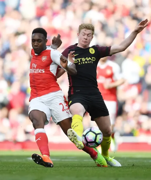 Framed Print : Clash of Stars: Welbeck vs. De Bruyne - Arsenal vs. Manchester City, Premier League