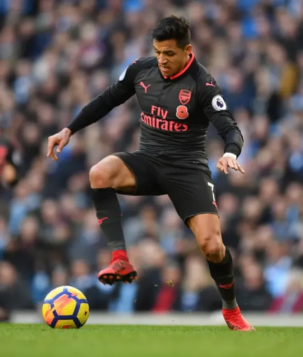 Framed Print : Clash of the Titans: Alexis Sanchez in Manchester City vs Arsenal (2017-18) Framed Print : Clash of the Titans: Alexis Sanchez in Manchester City vs Arsenal (2017-18)