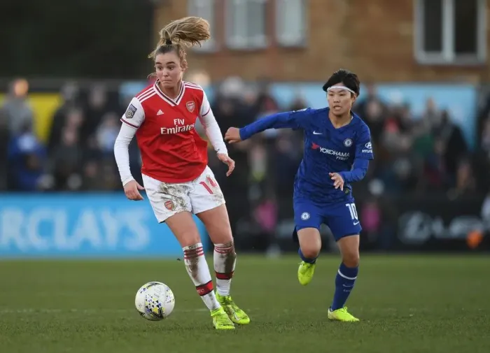 Framed Print : Clash of Titans: Arsenal vs Chelsea - FA WSL Showdown: Jill Roord vs Ji So-Yun