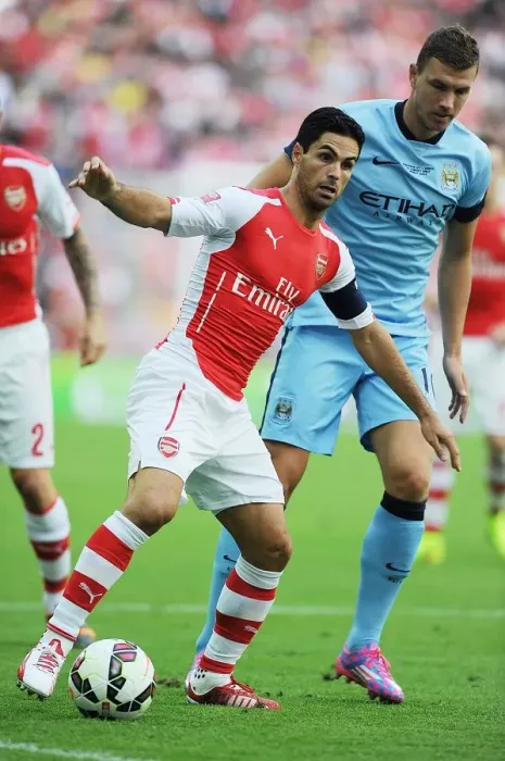 Framed Print : Clash of Titans: Arteta vs Dzeko in the FA Community Shield Showdown Framed Print : Clash of Titans: Arteta vs Dzeko in the FA Community Shield Showdown
