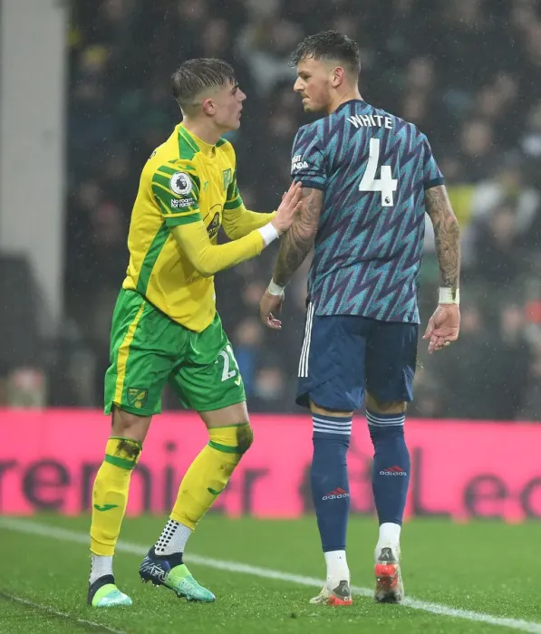 Framed Print : Clash of Titans: Ben White vs Brandon Williams - Norwich City vs Arsenal, Premier League 2021-22