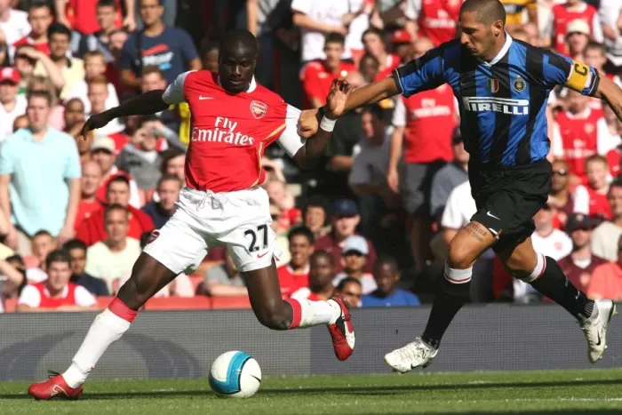 Framed Print : Clash of Titans: Eboue vs. Materazzi - Arsenal's 2:1 Victory over Inter Milan, Emirates Cup 2007