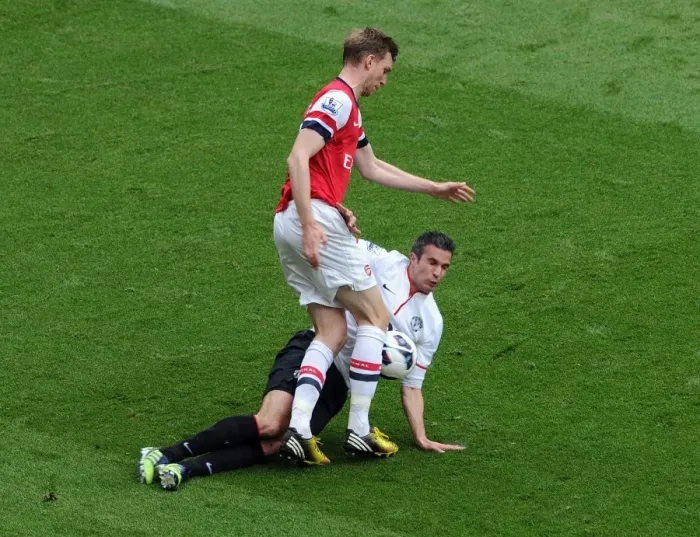 Framed Print : Clash of Titans: Mertesacker vs. van Persie - Arsenal vs. Manchester United, Premier League 2012-13